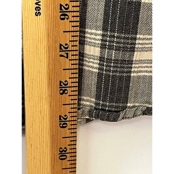The North Face Women’s XL Cream Gray Plaid Flannel Long Sleeve Button Shirt - Picture 6 of 7